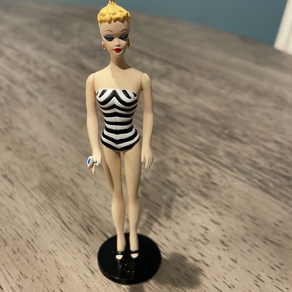 Hallmark Keepsake Ornament - Barbie Debut 1959 - Picture 7 of 8